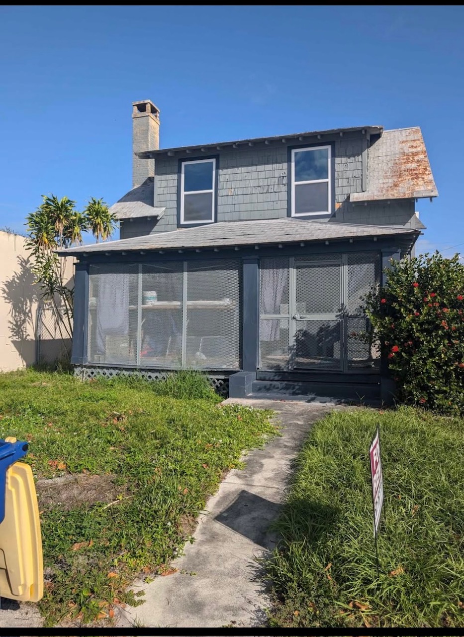 1218 Orange Ave.